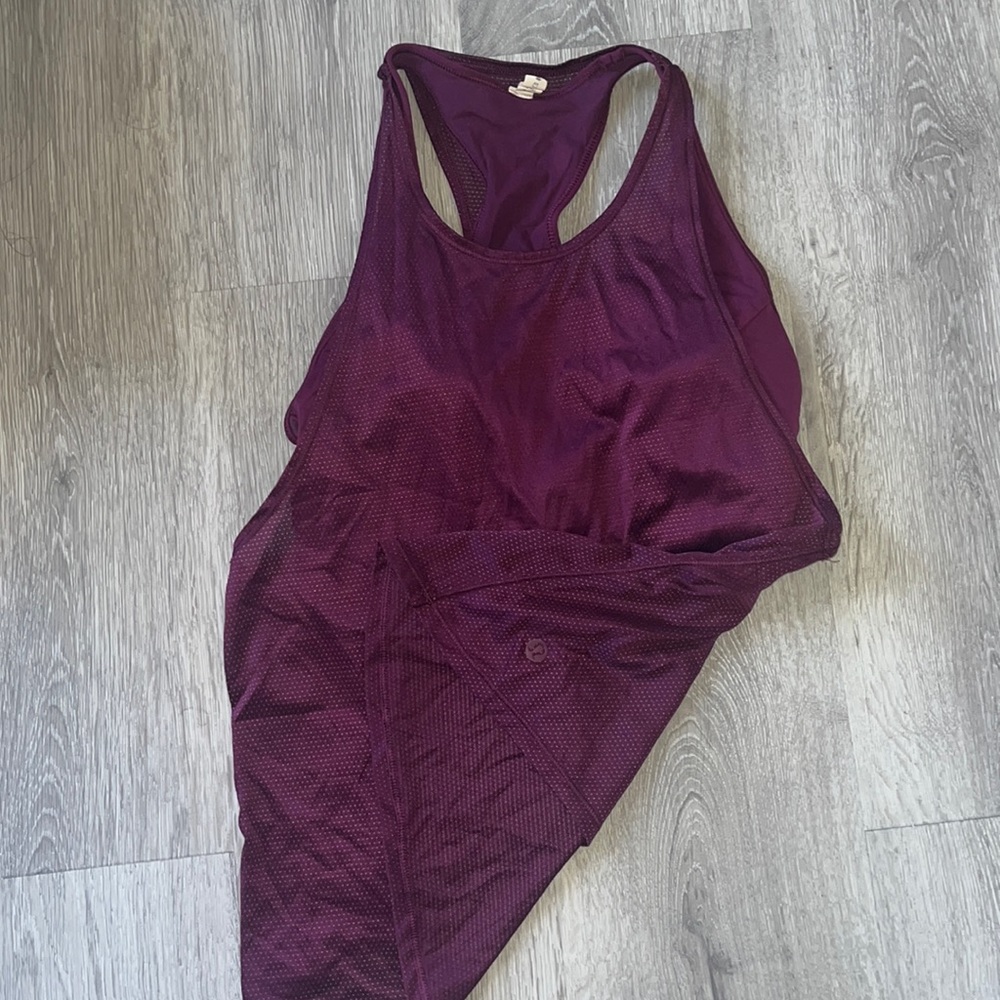 Lululemon size 4 tank top built in bra